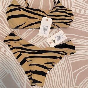 Billabong Wild Groove Bikini - SMALL NWT